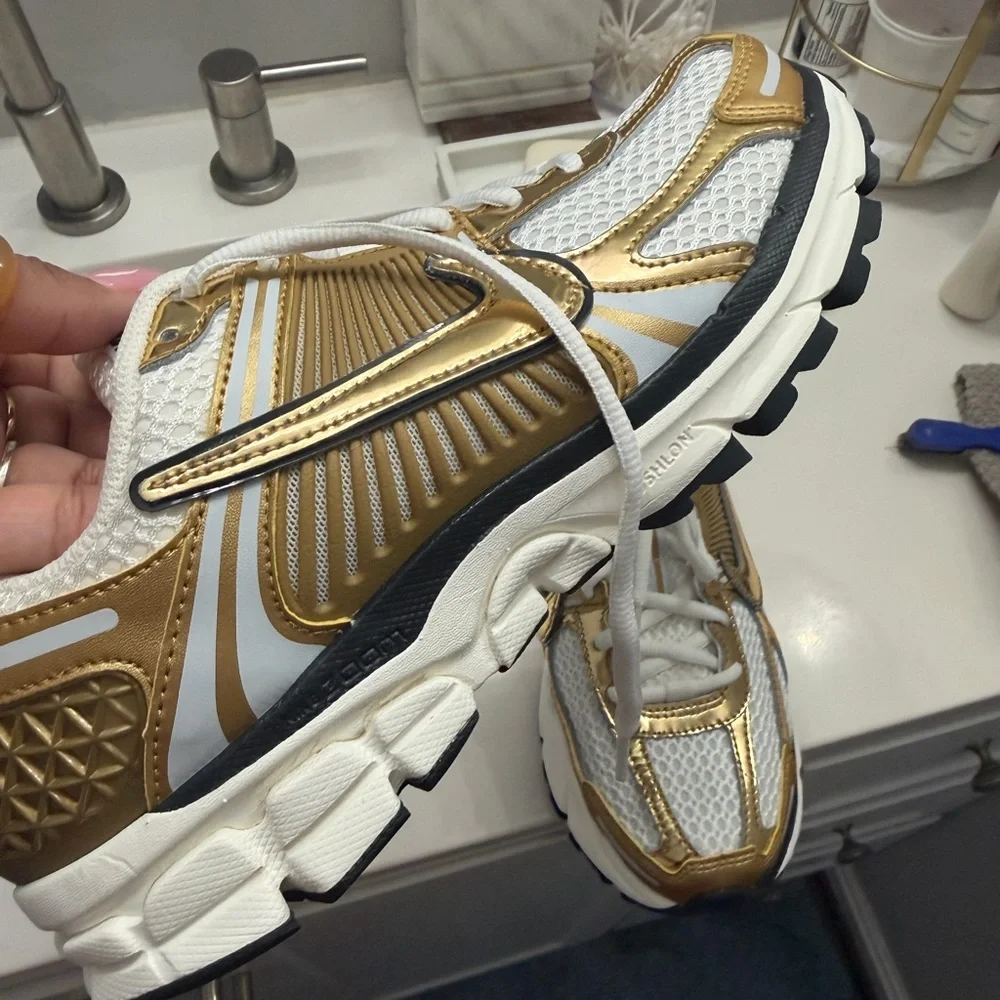 Nike Vomero 5 Sneakers - Picture 10 of 15